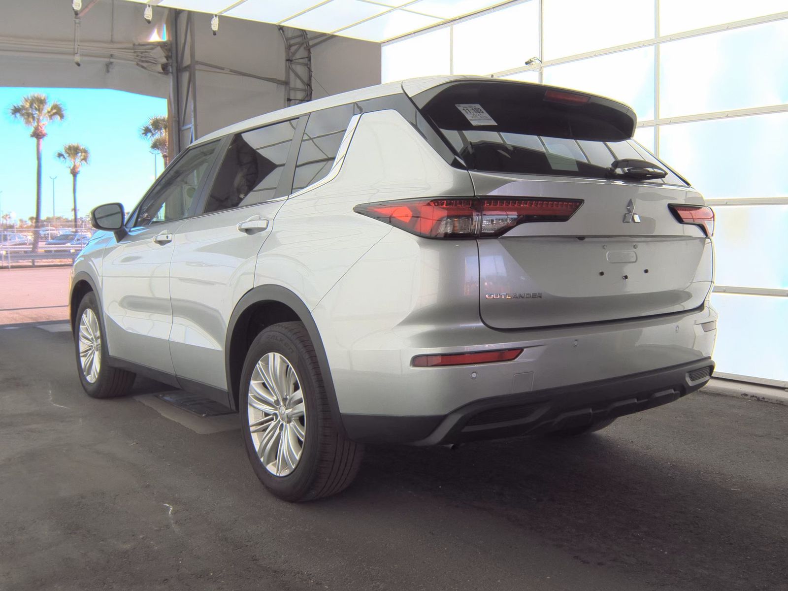 2024 Mitsubishi Outlander ES FWD