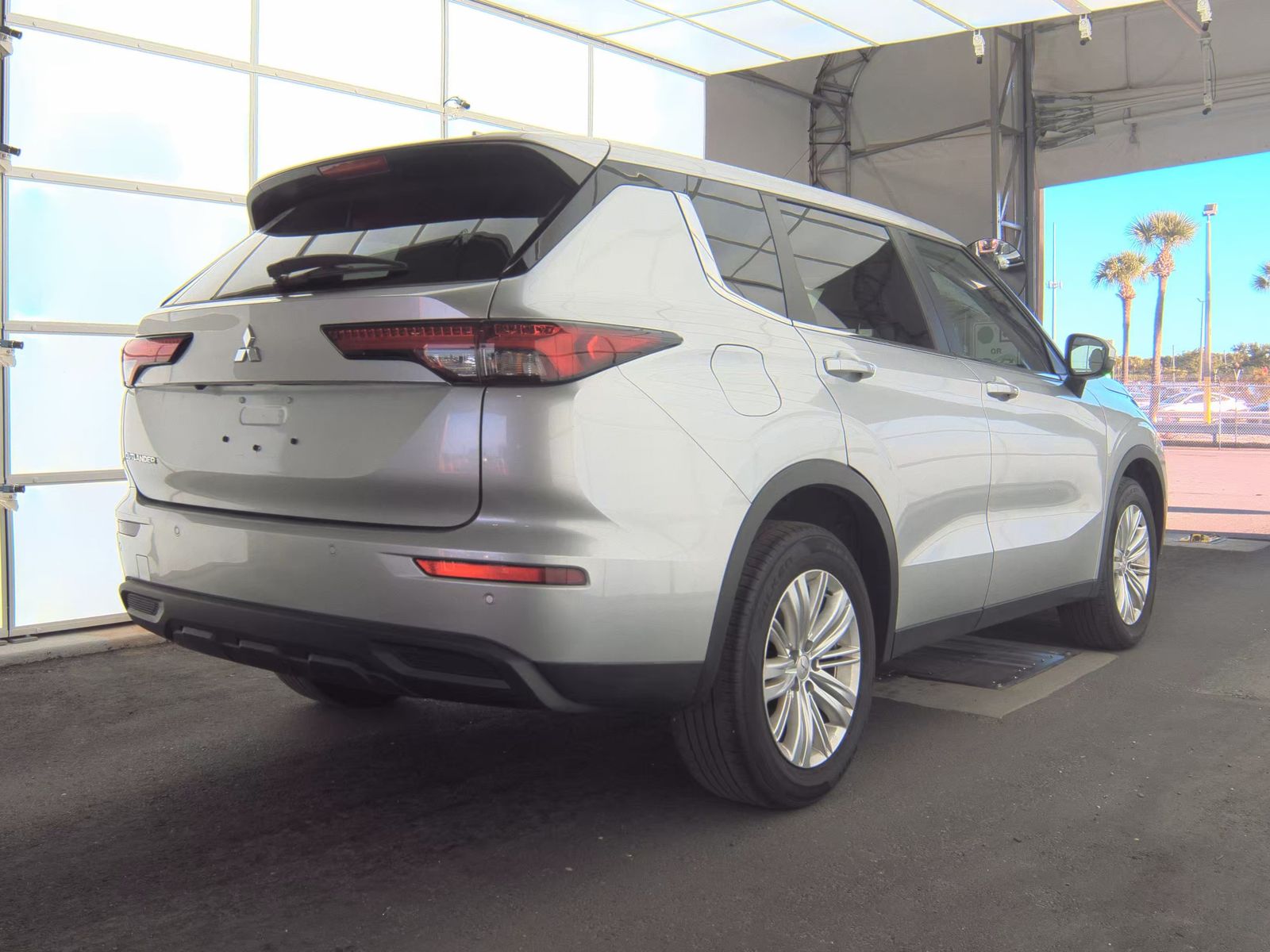 2024 Mitsubishi Outlander ES FWD