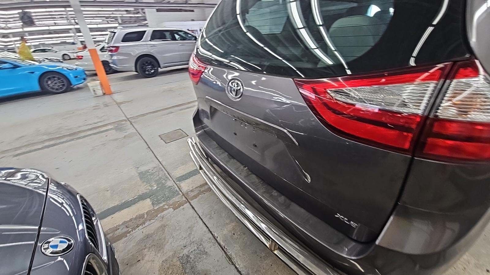 2019 Toyota Sienna XLE FWD