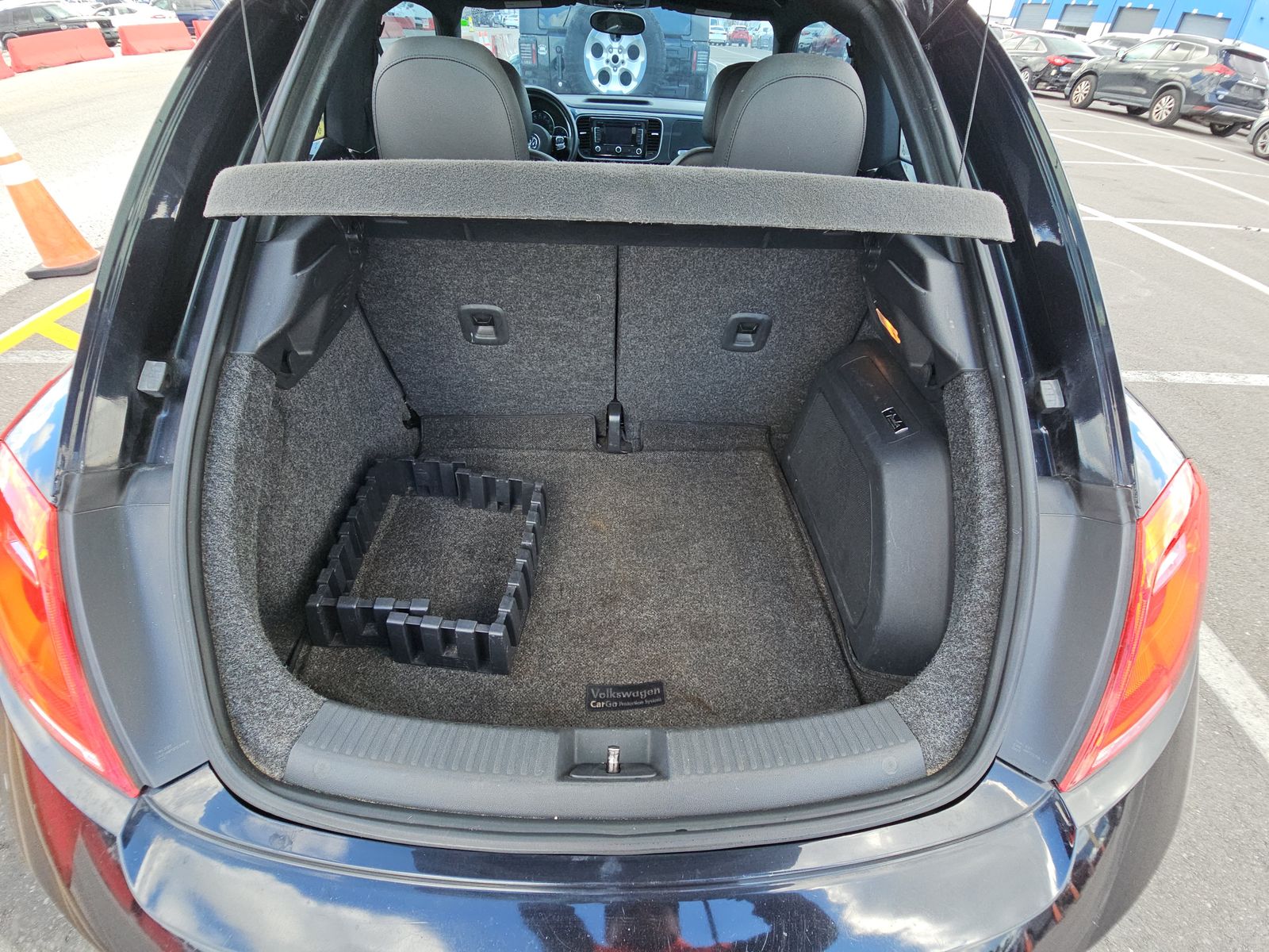 2012 Volkswagen Beetle 2.0T Turbo FWD