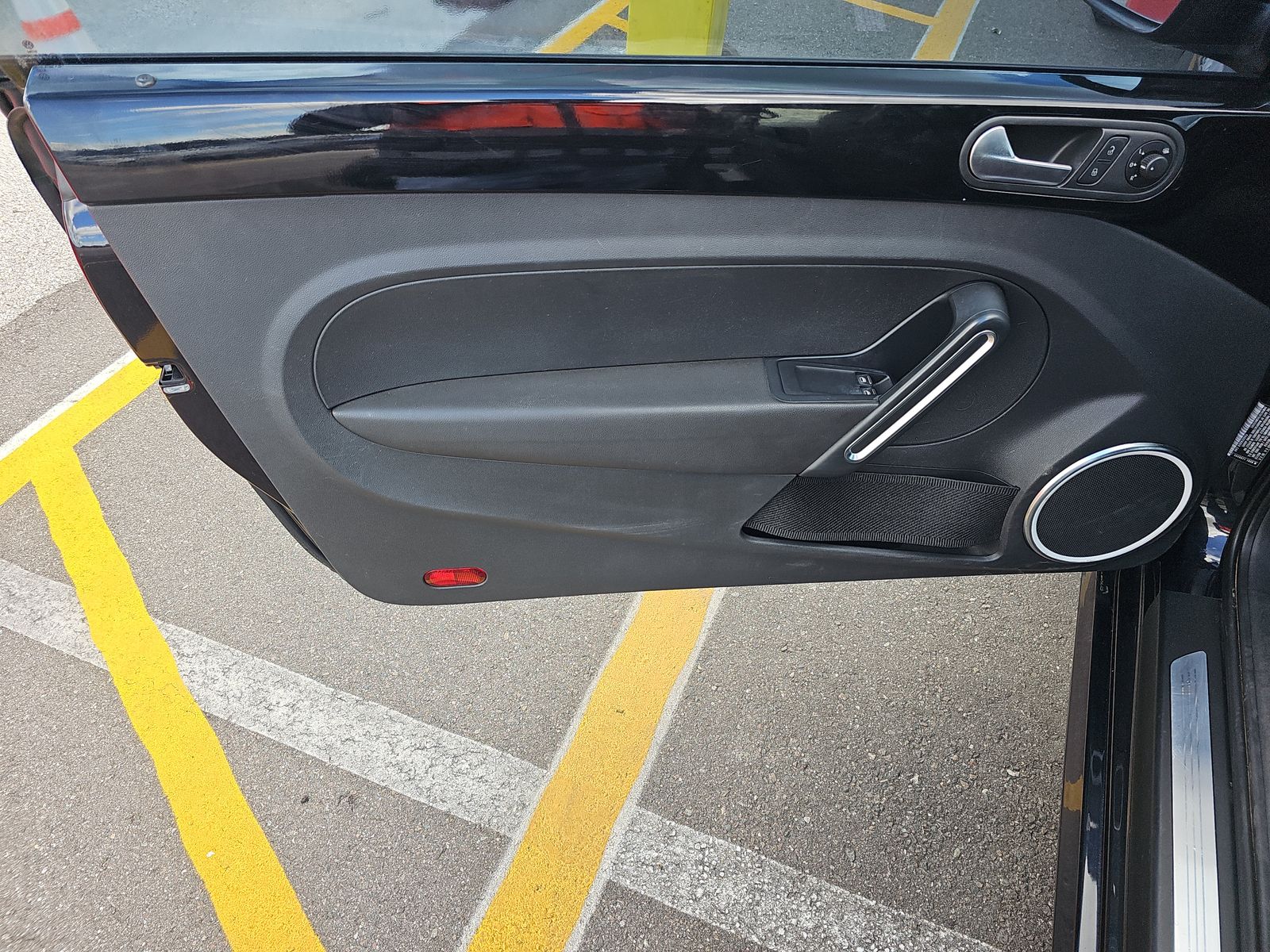 2012 Volkswagen Beetle 2.0T Turbo FWD