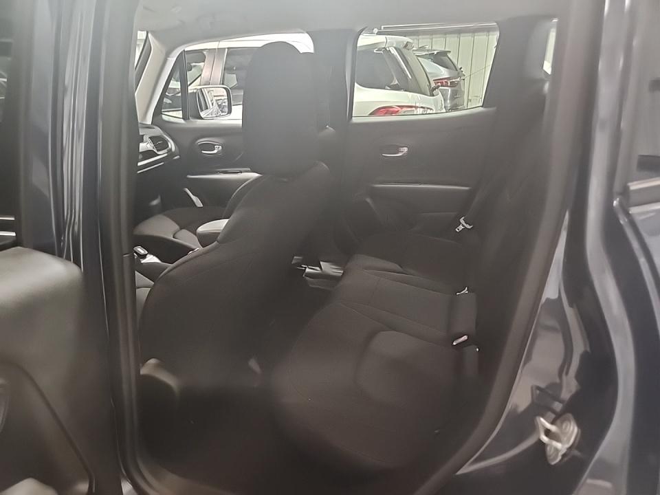 2023 Jeep Renegade Latitude AWD