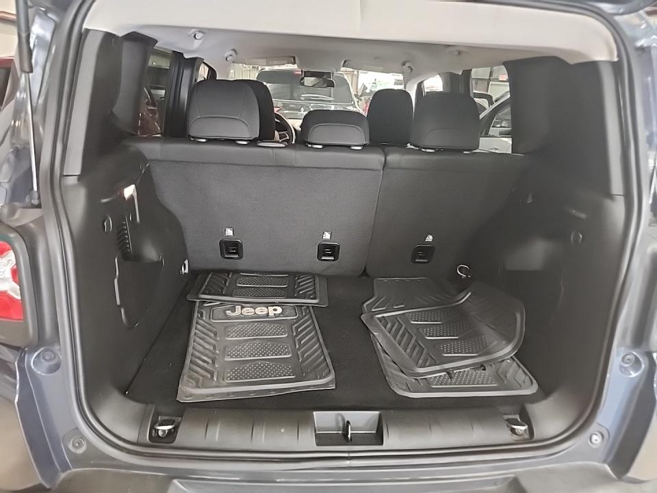 2023 Jeep Renegade Latitude AWD