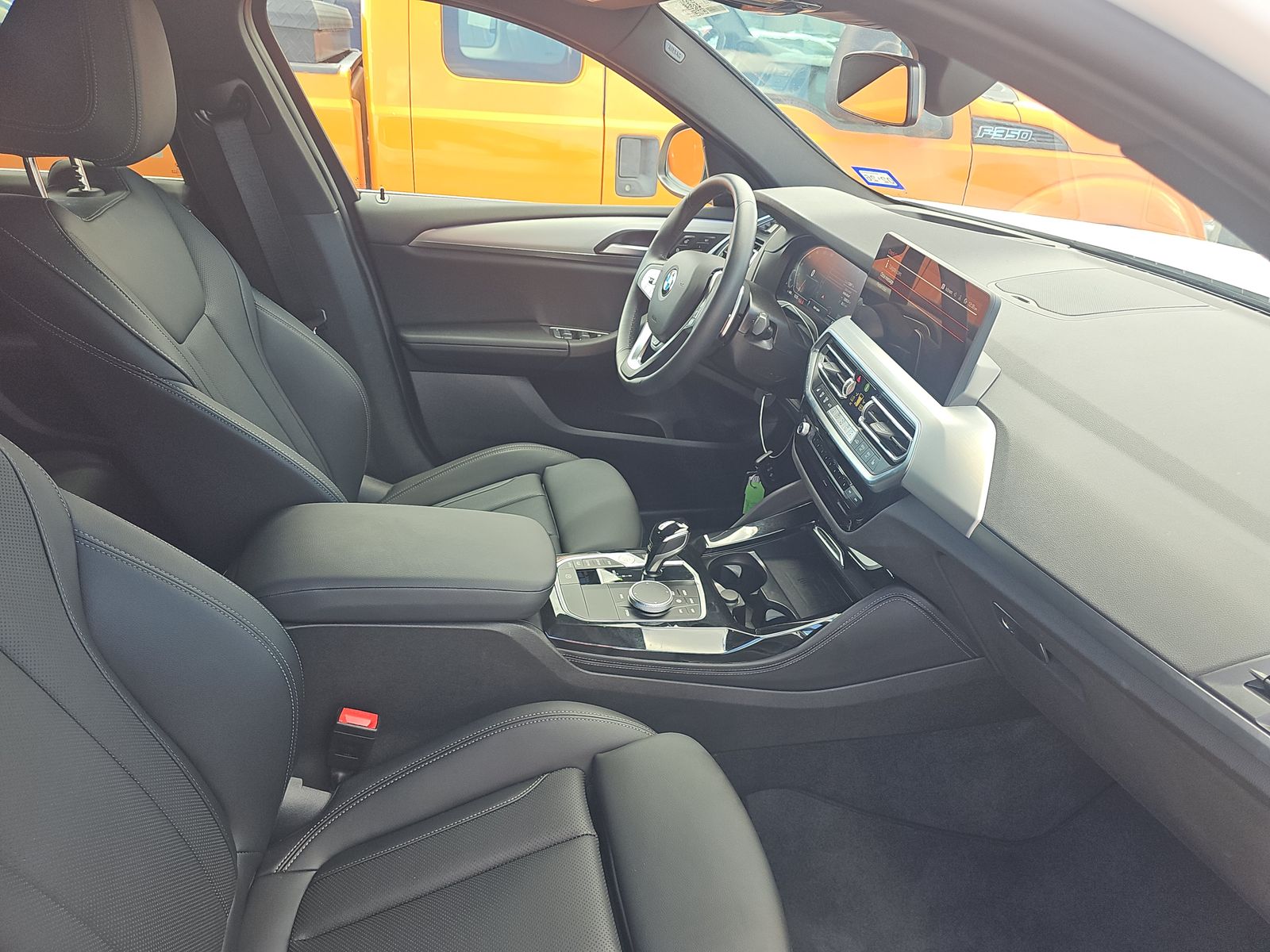 2025 BMW X4 xDrive30i AWD