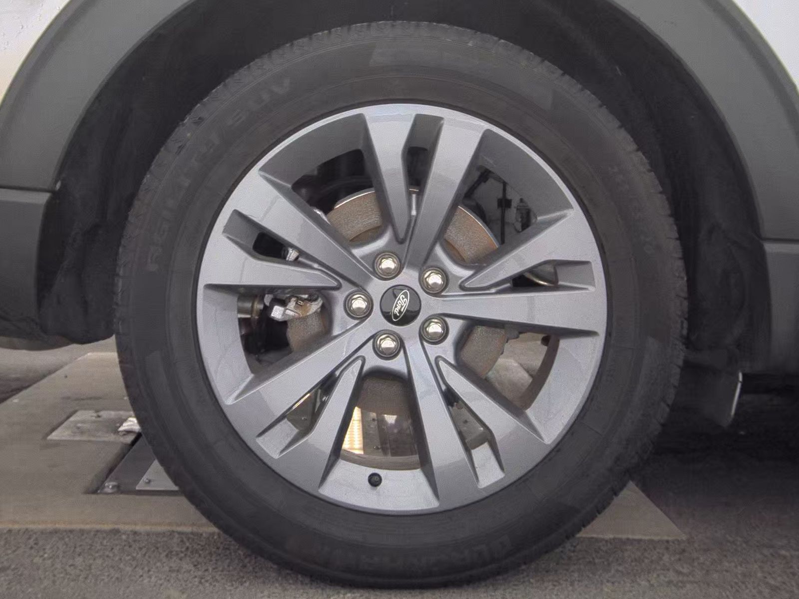 2022 Ford Explorer XLT RWD