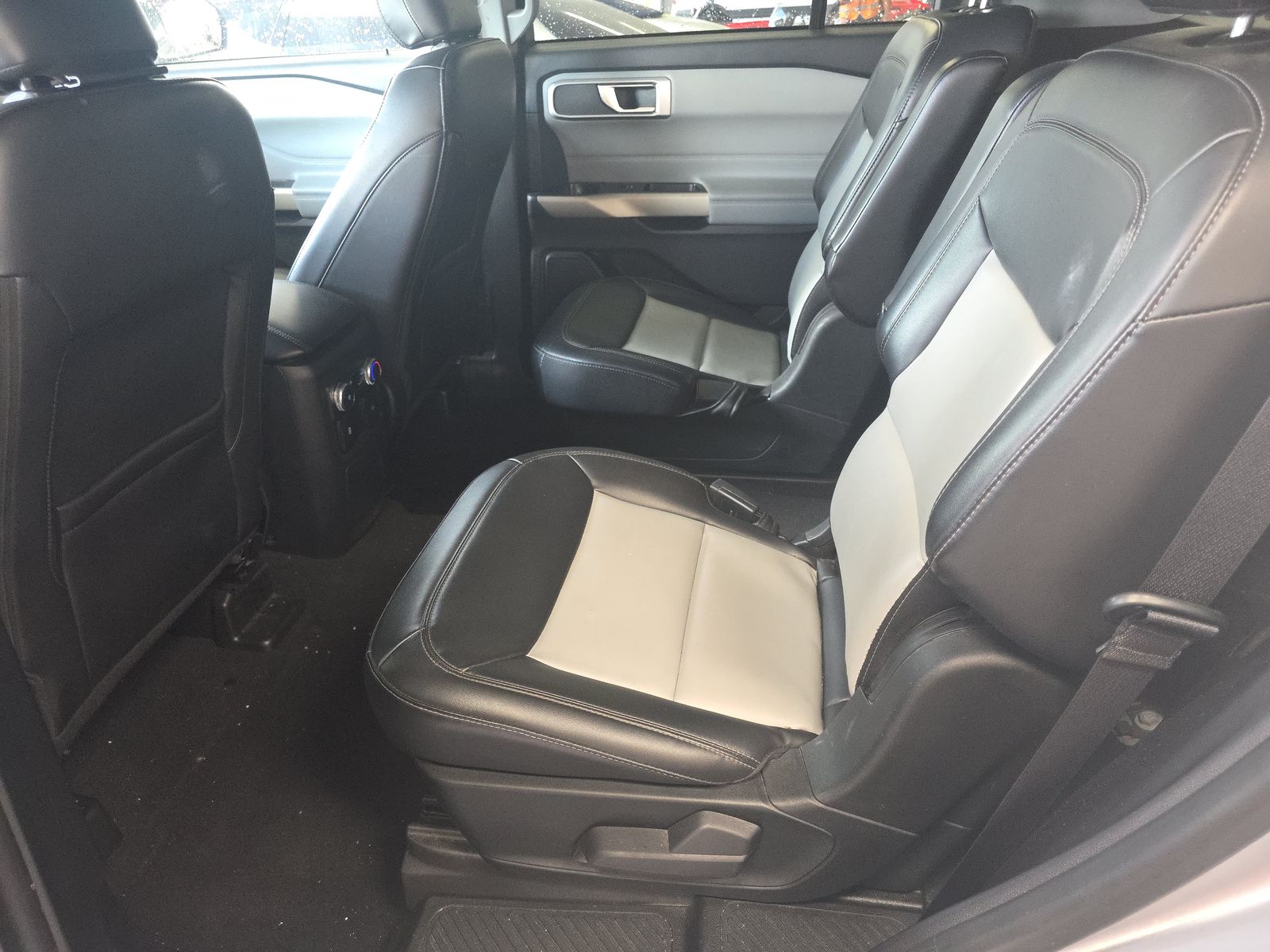 2022 Ford Explorer XLT RWD