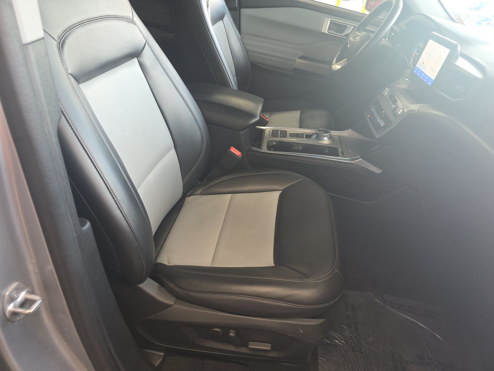 2022 Ford Explorer XLT RWD