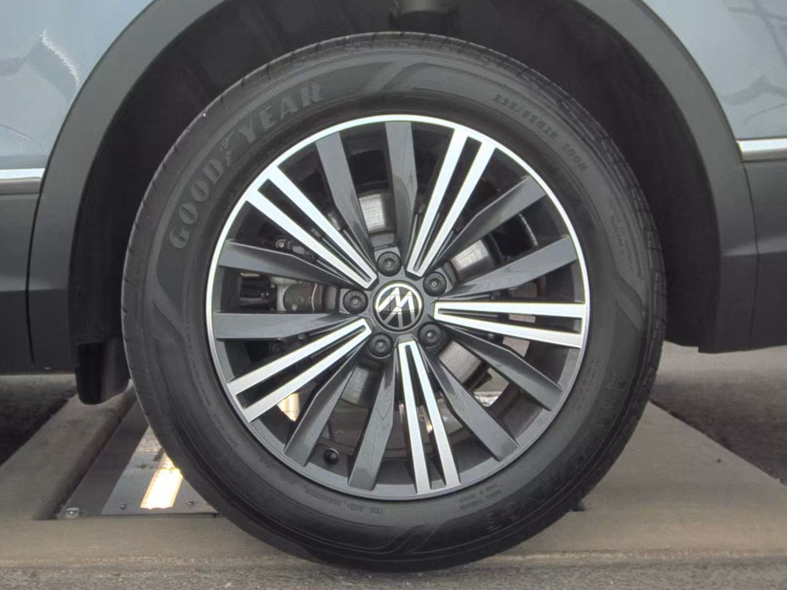 2024 Volkswagen Tiguan 2.0T Wolfsburg Edition FWD