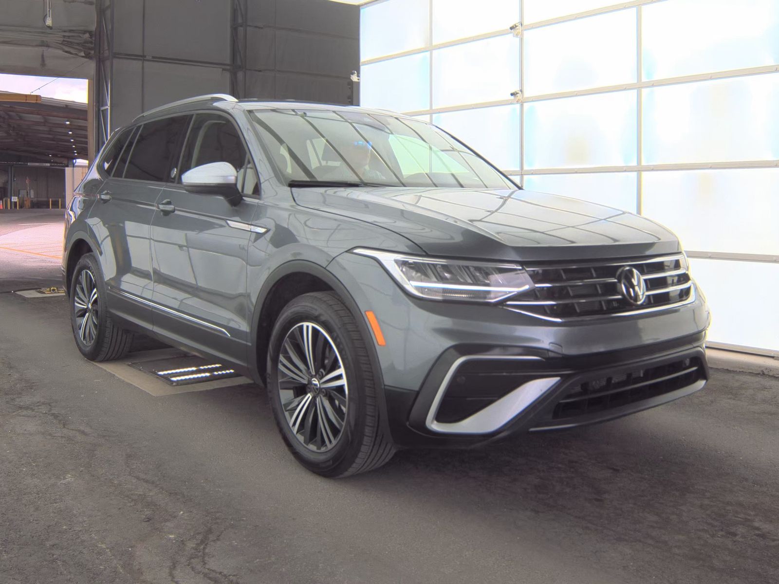 2024 Volkswagen Tiguan 2.0T Wolfsburg Edition FWD