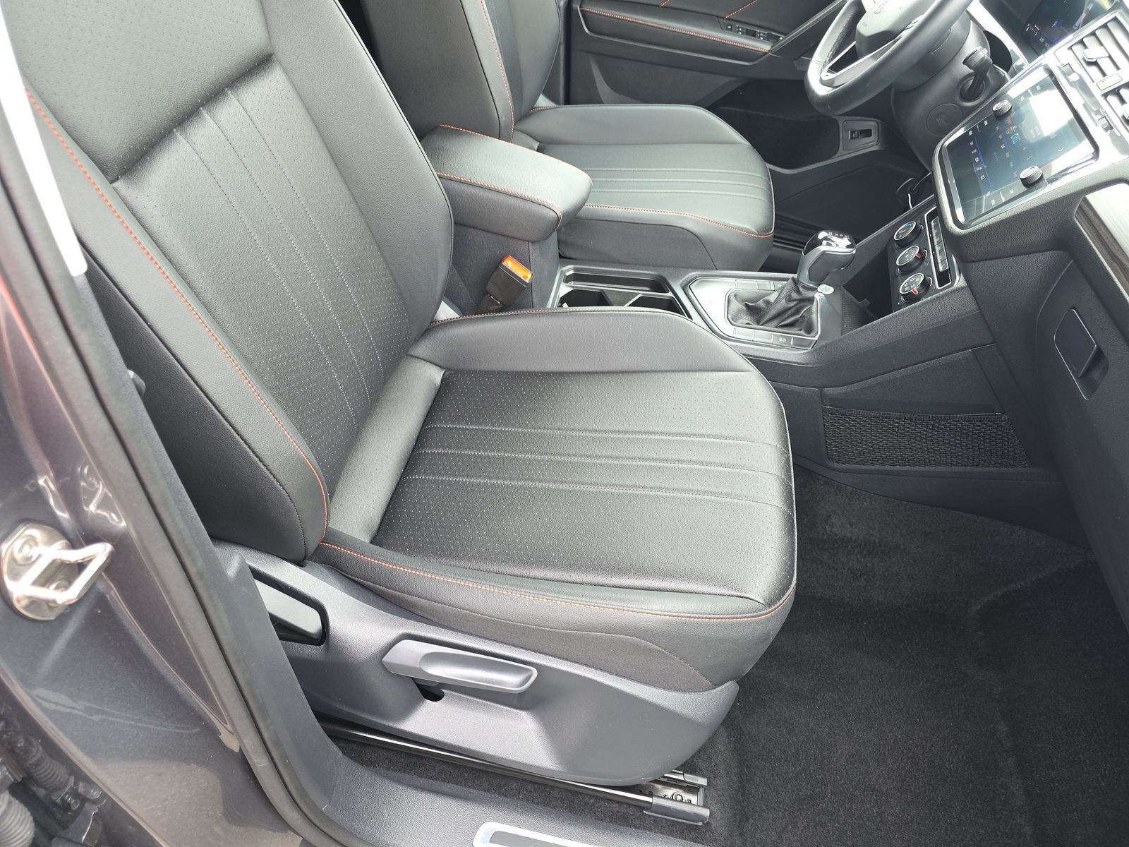 2024 Volkswagen Tiguan 2.0T Wolfsburg Edition FWD