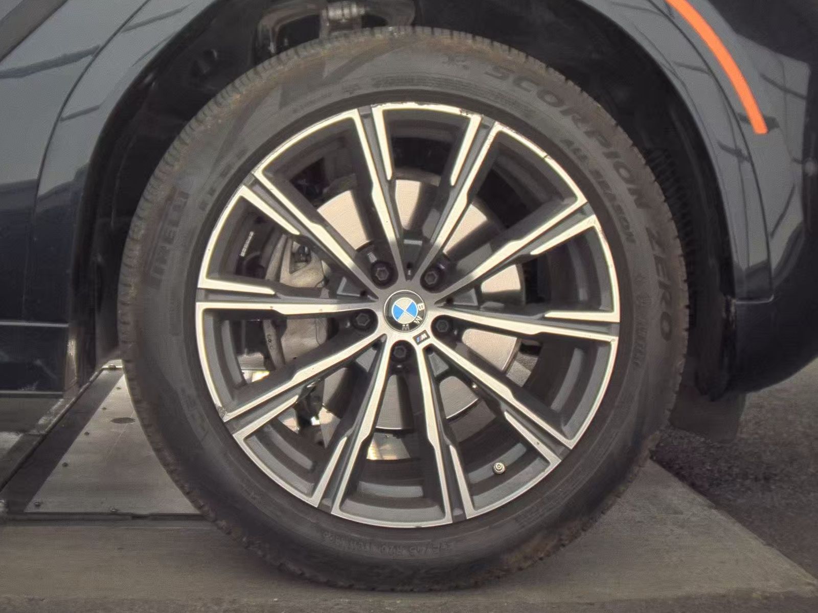 2024 BMW X6 xDrive40i AWD