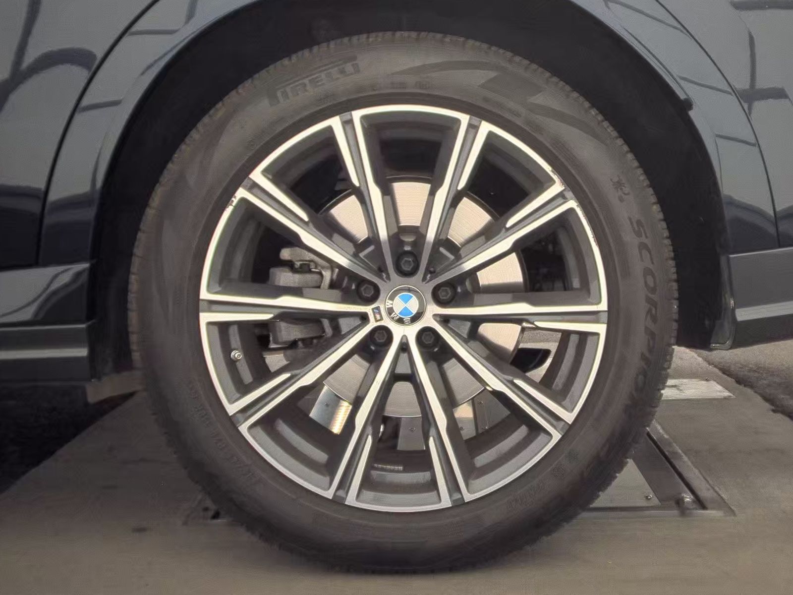 2024 BMW X6 xDrive40i AWD