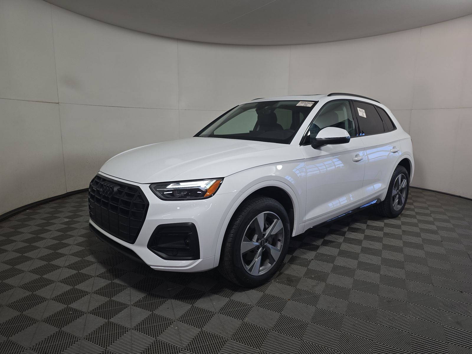 2025 Audi Q5 Premium 40 TFSI