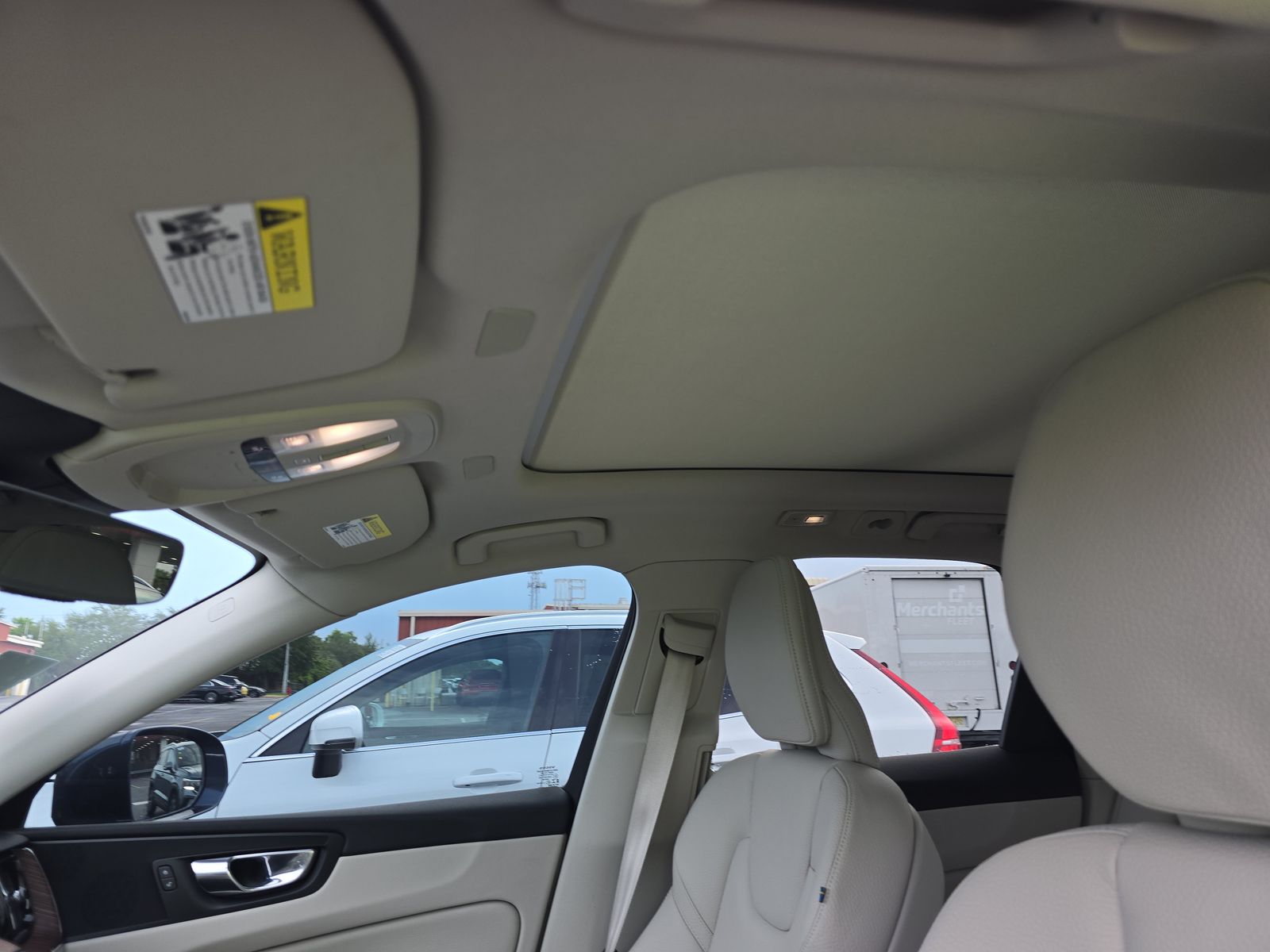 2022 Volvo XC60 B5 Momentum FWD