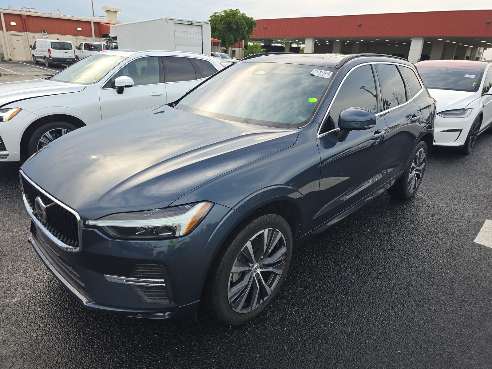 2022 Volvo XC60 B5 Momentum FWD