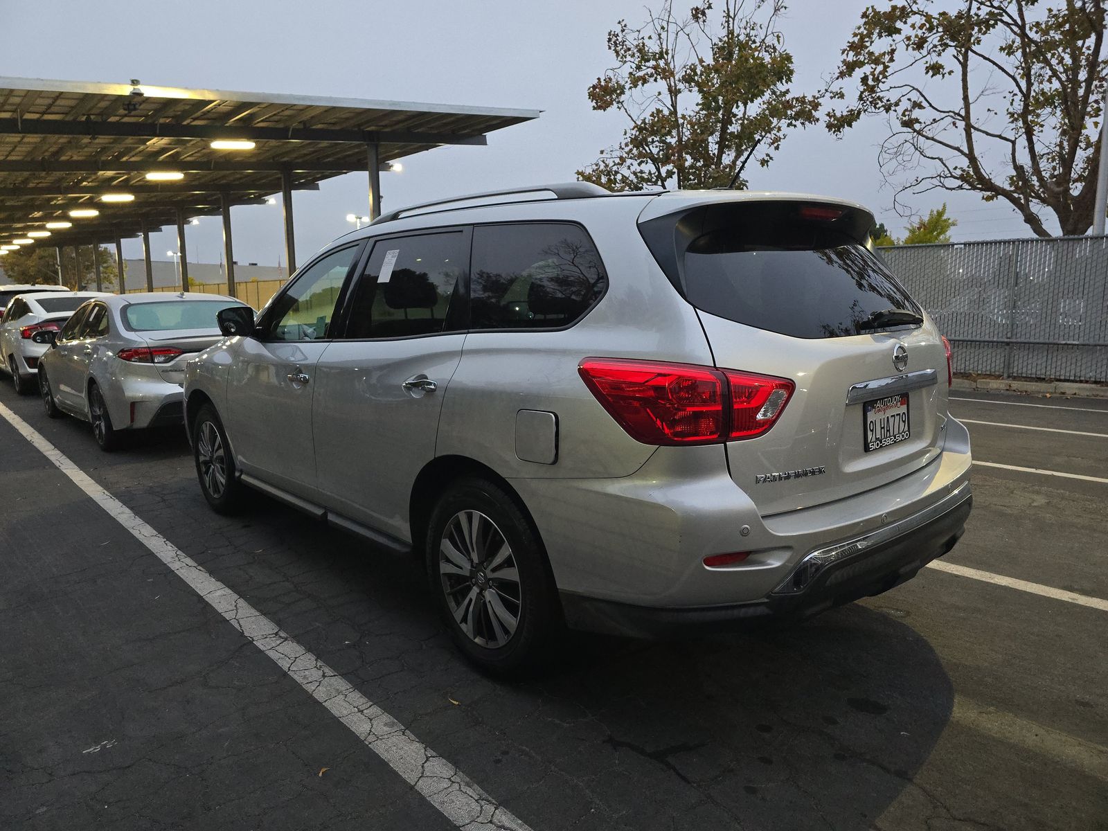 2018 Nissan Pathfinder SL FWD
