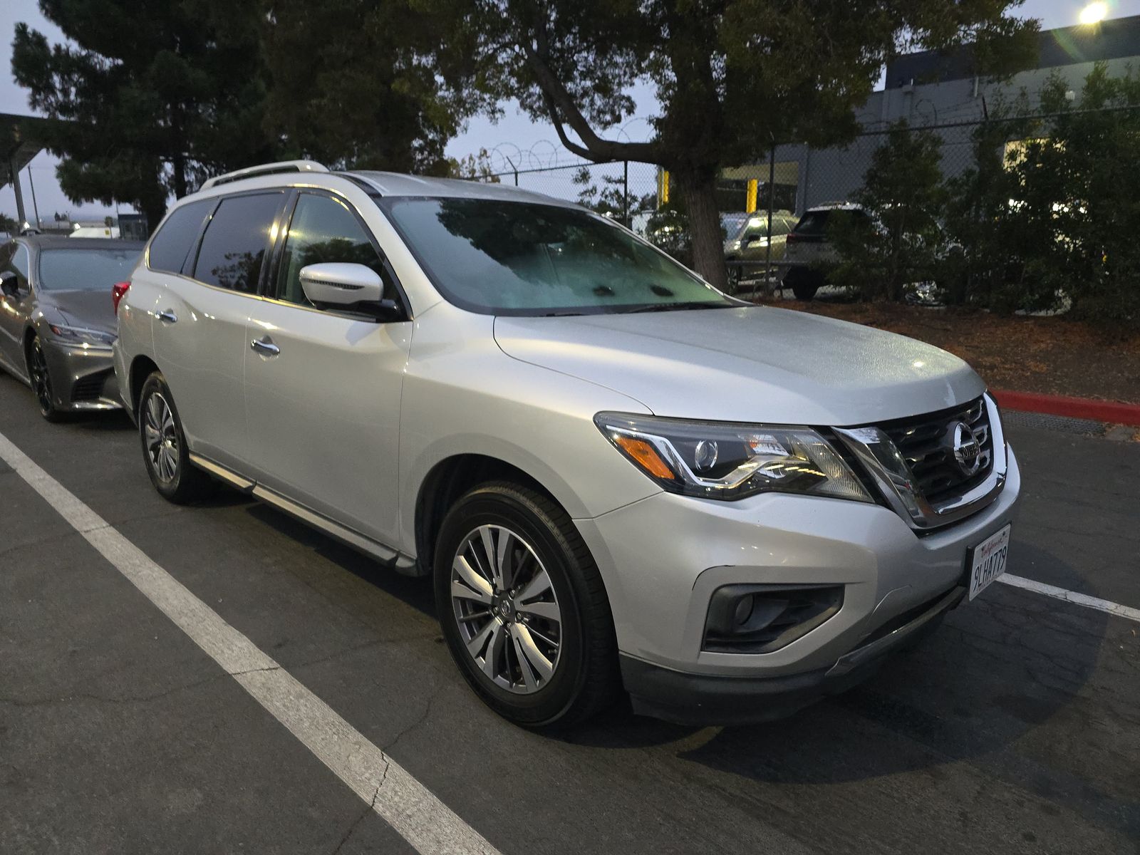2018 Nissan Pathfinder SL FWD