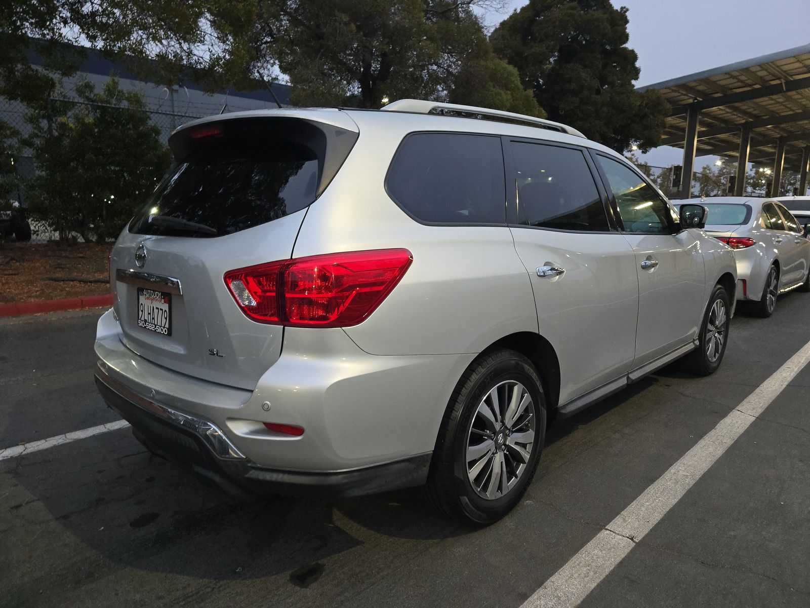 2018 Nissan Pathfinder SL FWD