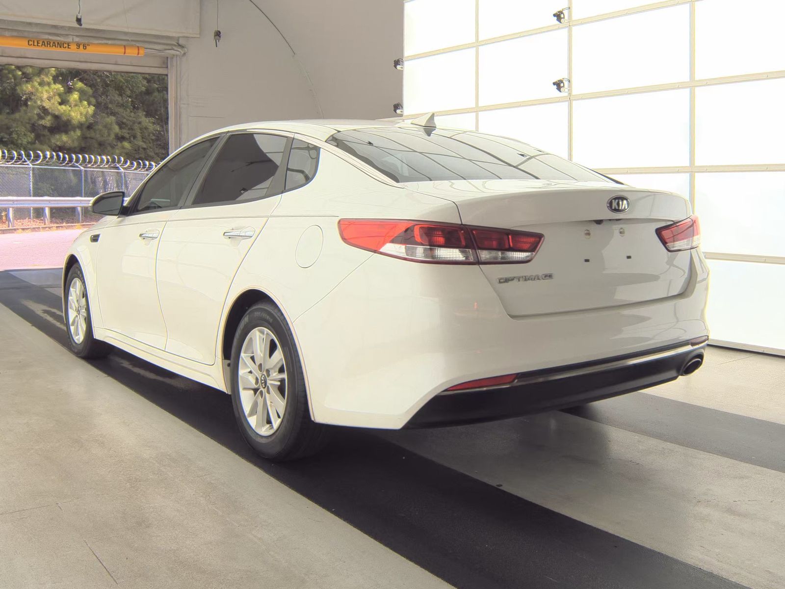 2017 Kia Optima LX FWD