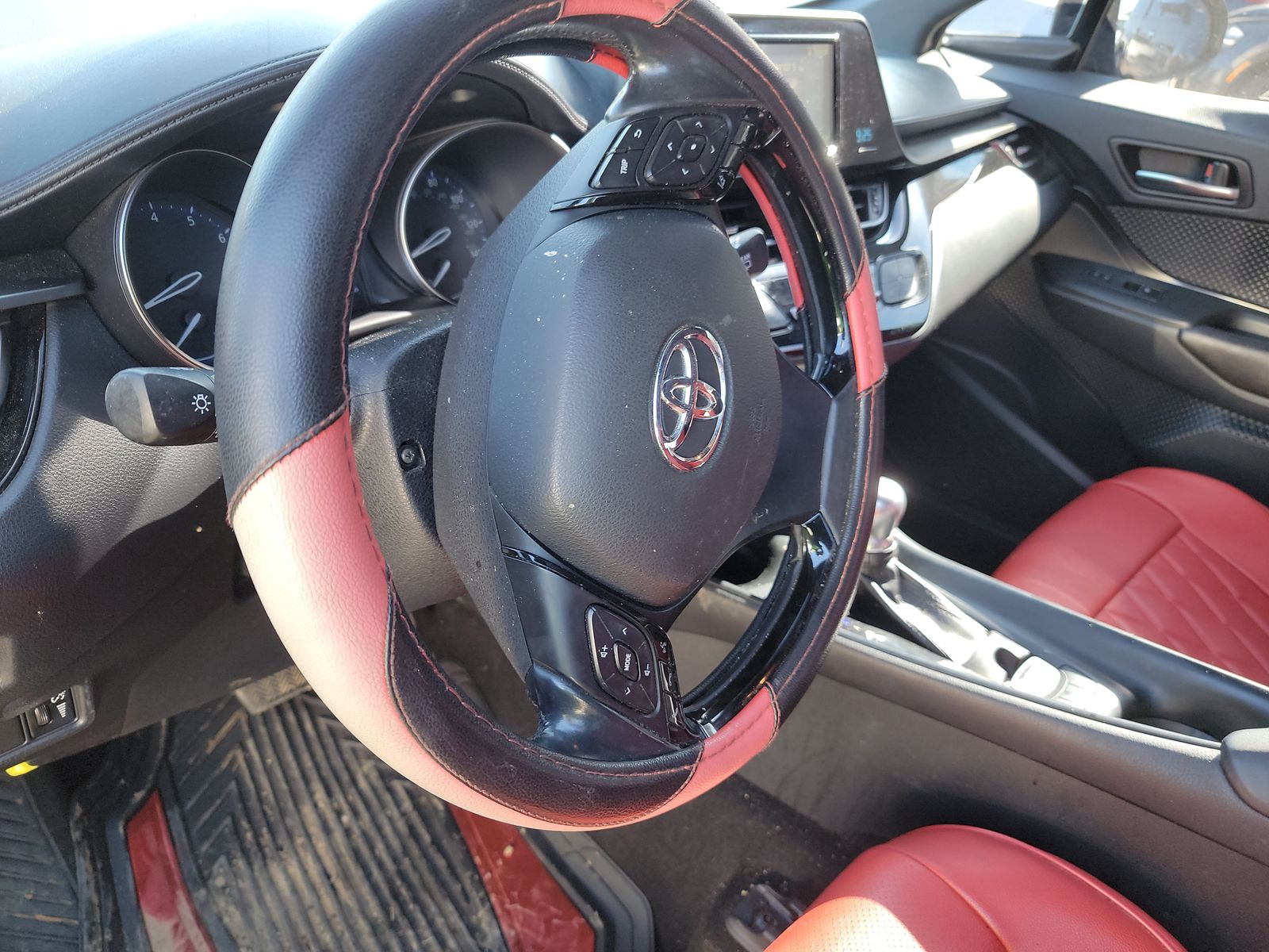 2018 Toyota C-HR XLE FWD