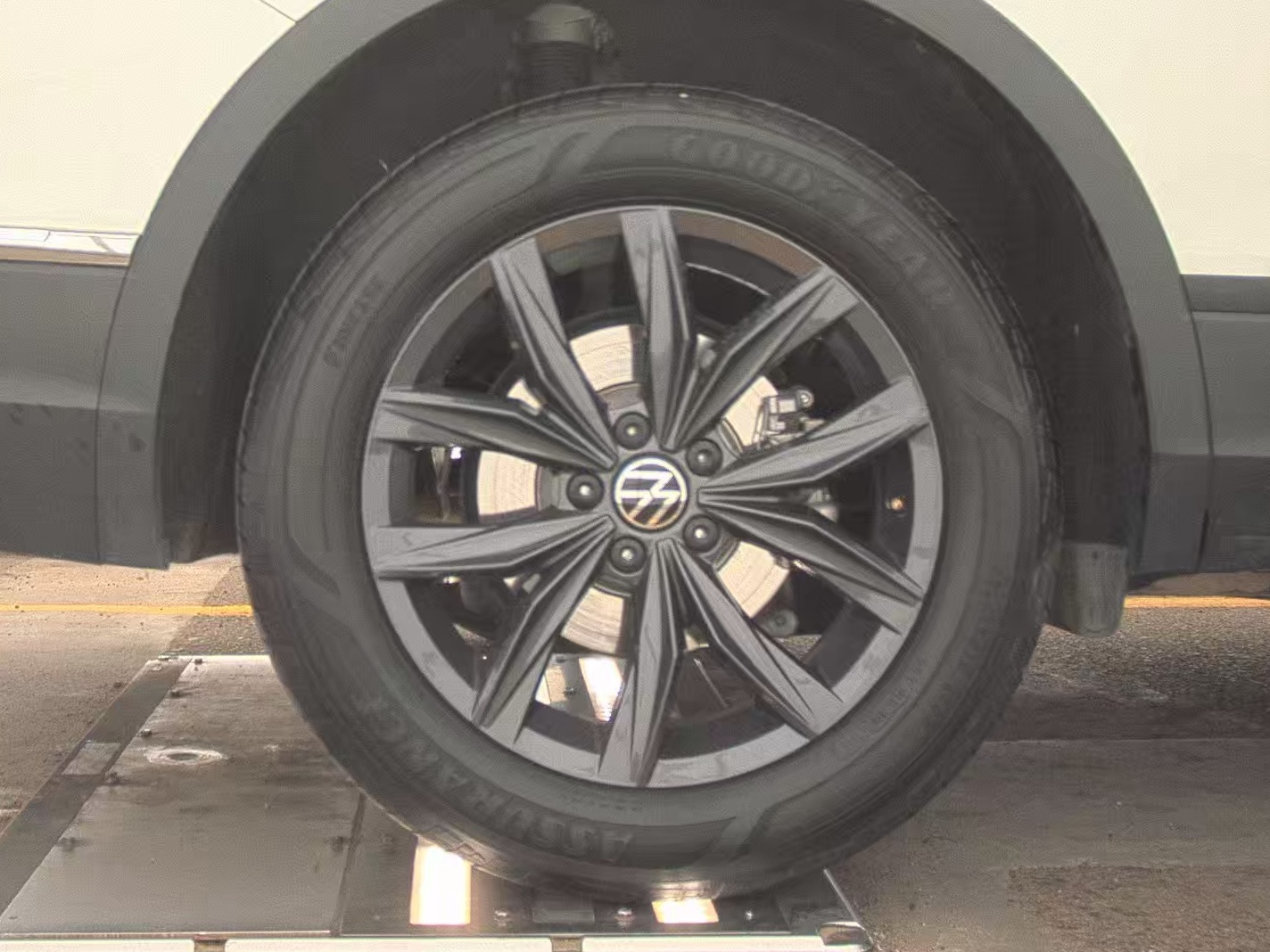 2024 Volkswagen Tiguan 2.0T SE AWD