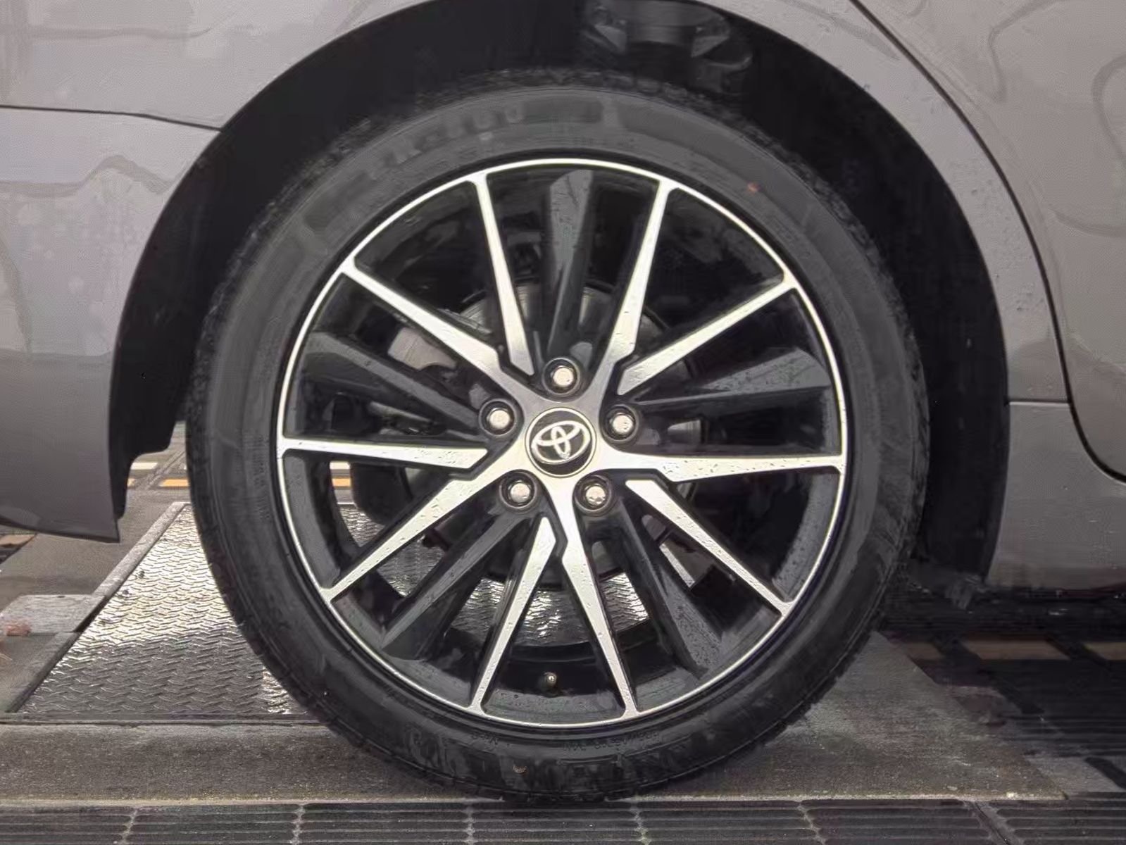 2024 Toyota Camry SE FWD