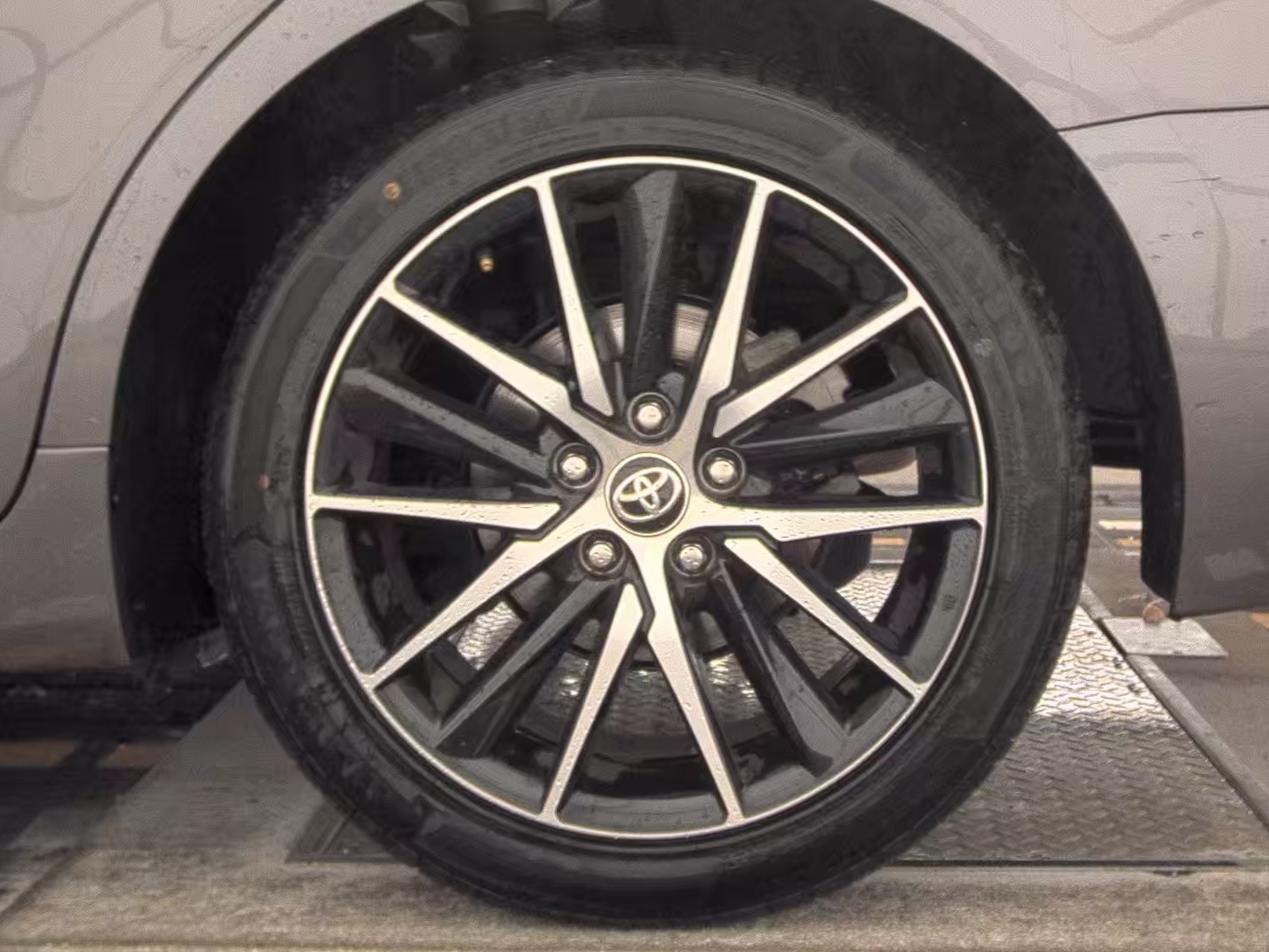 2024 Toyota Camry SE FWD