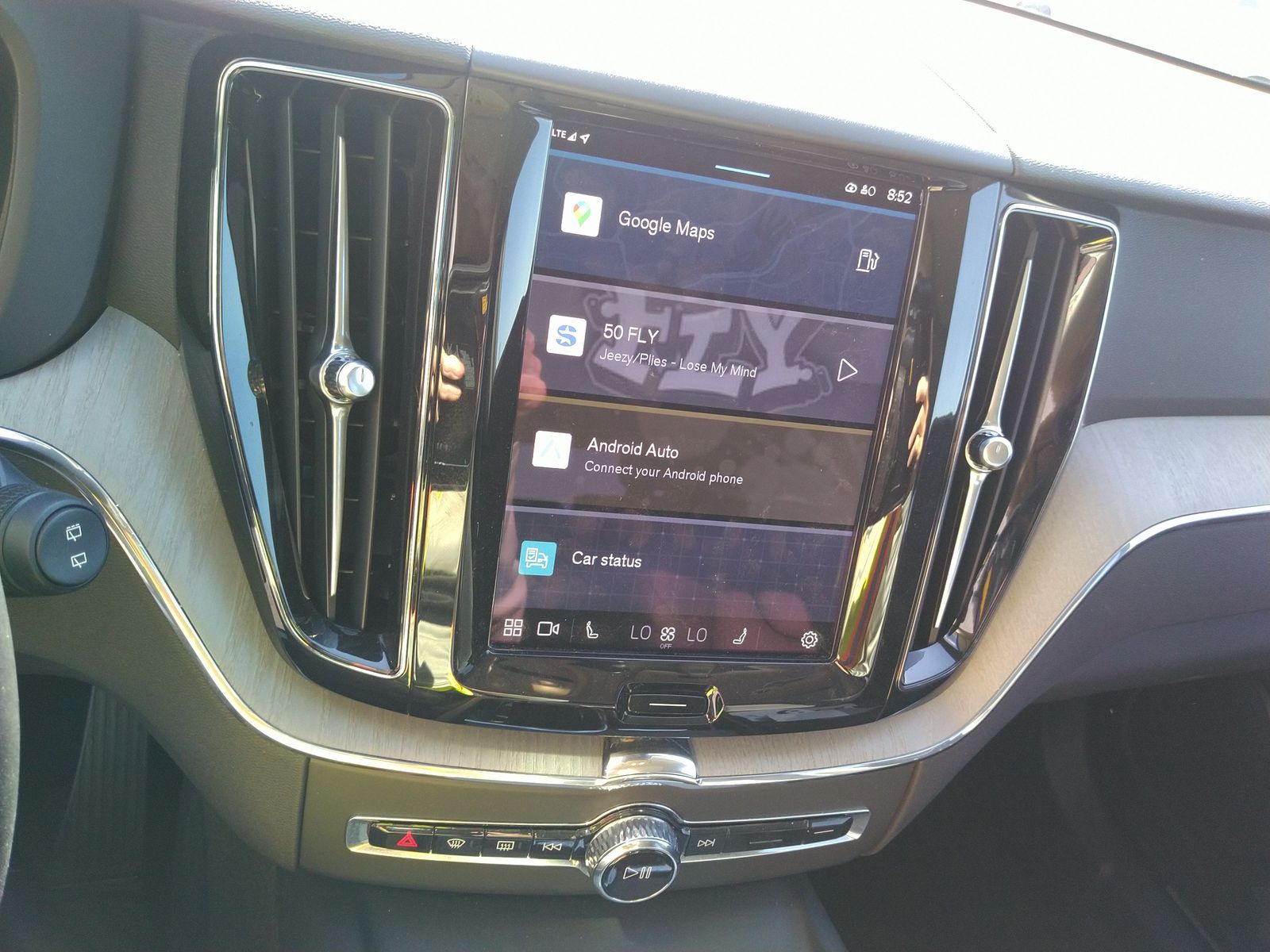 2025 Volvo XC60 B5 Plus AWD