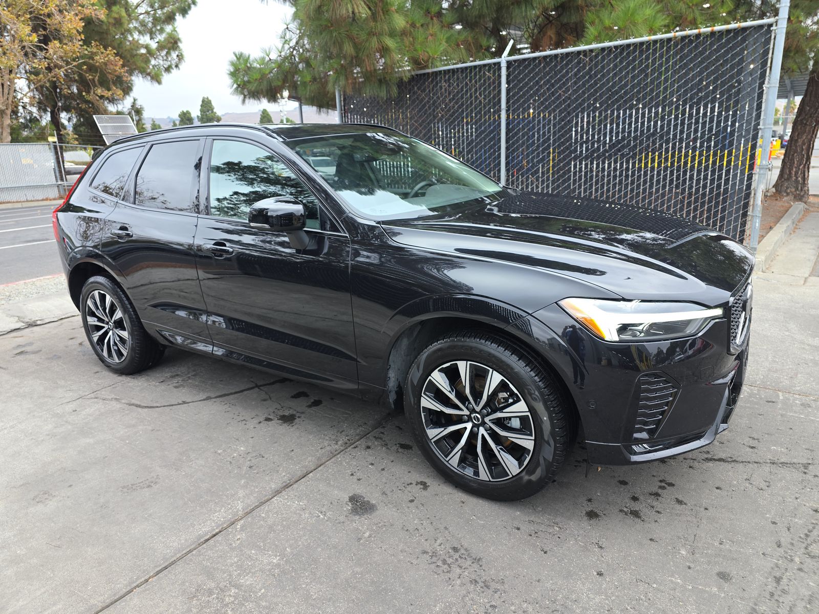 2025 Volvo XC60 B5 Plus AWD