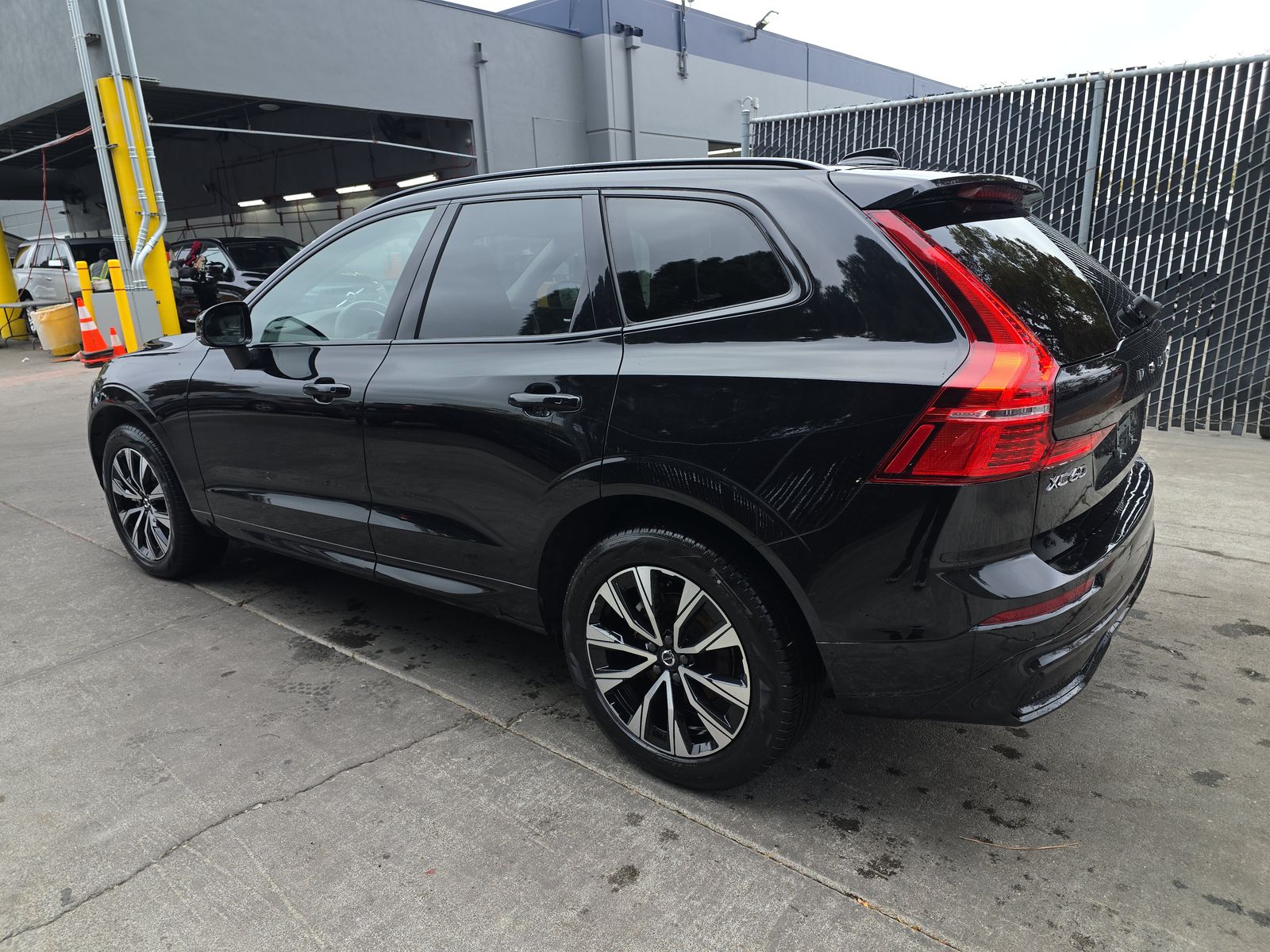 2025 Volvo XC60 B5 Plus AWD