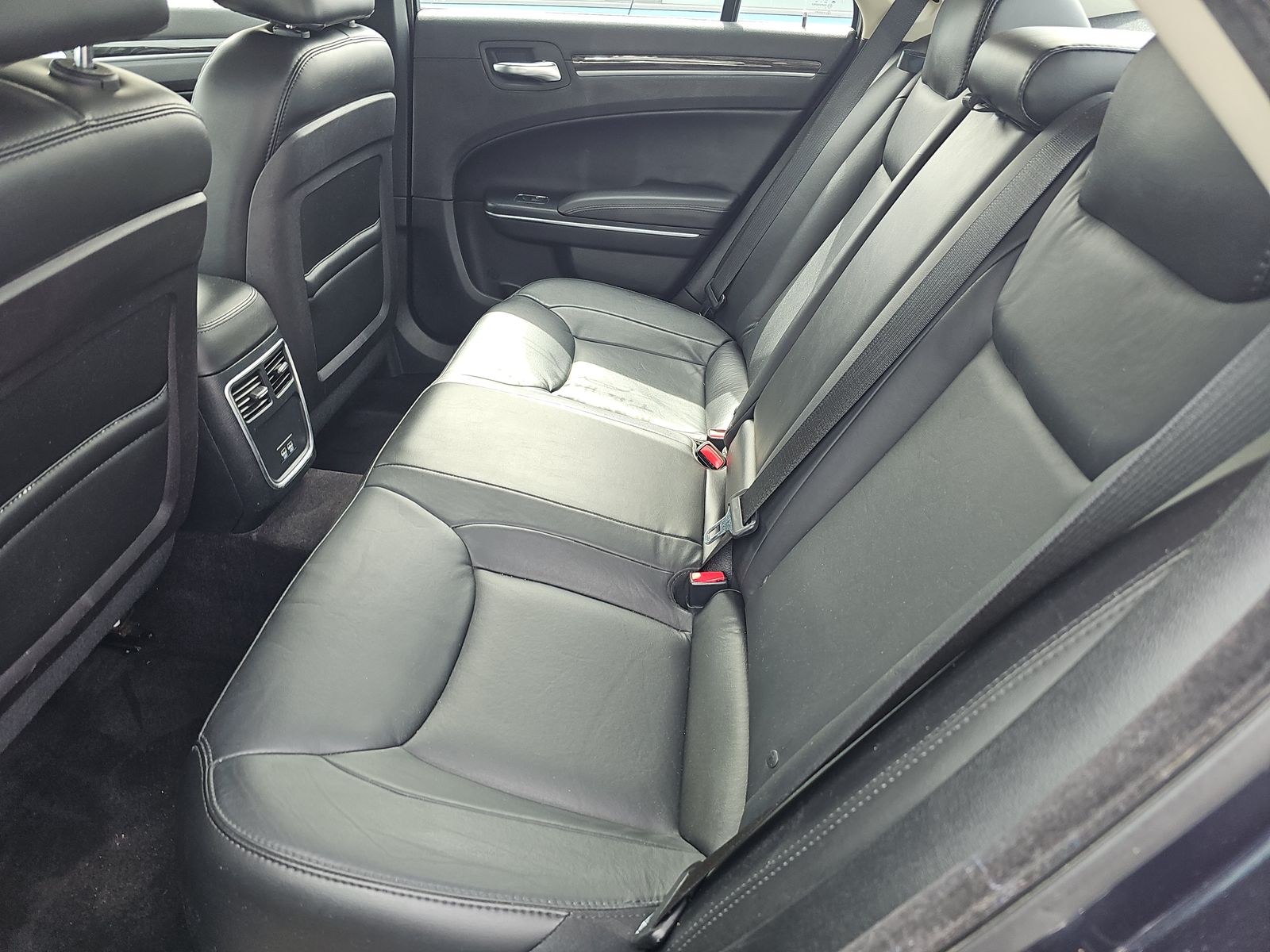 2016 Chrysler 300 Limited RWD