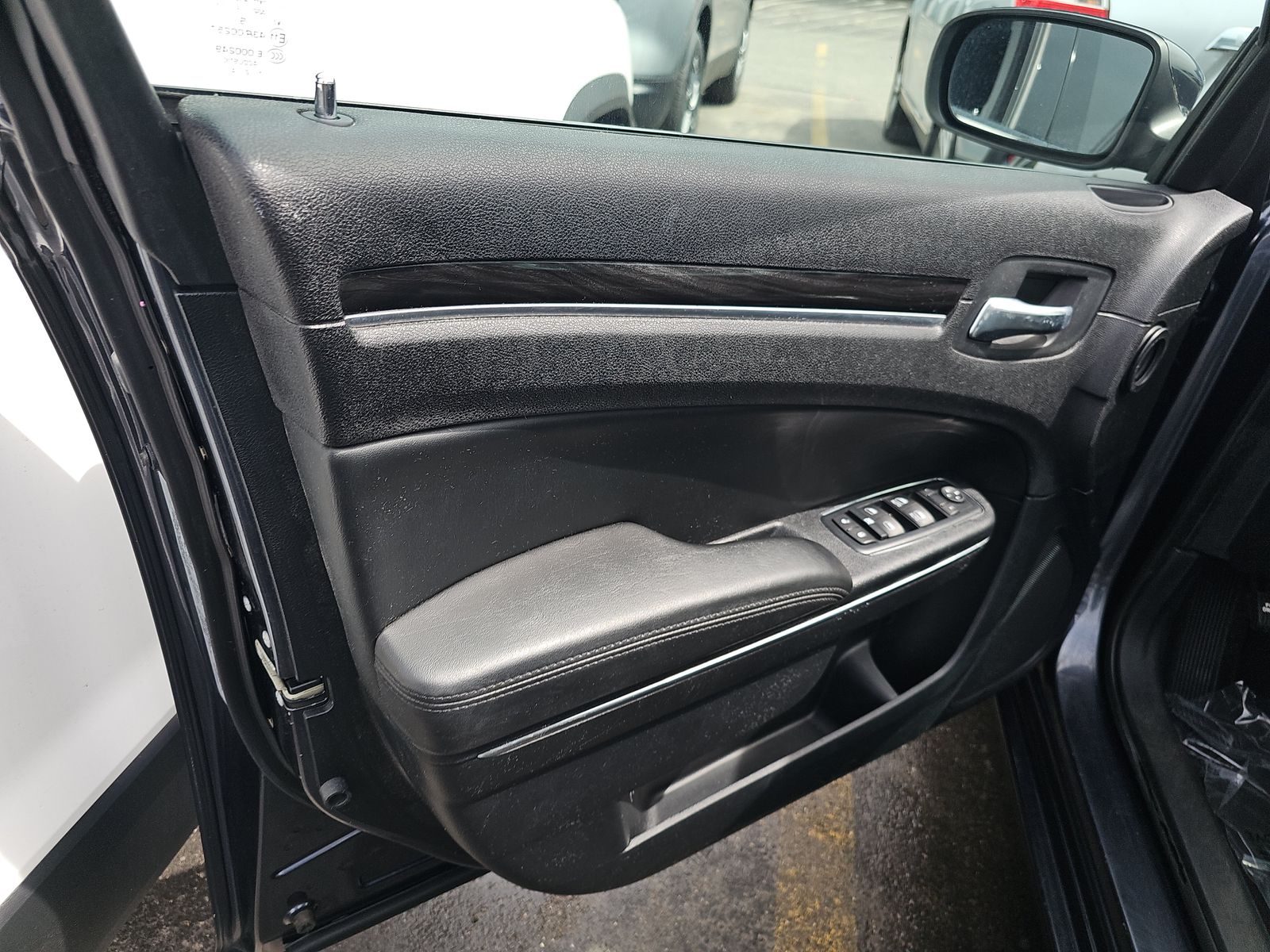 2016 Chrysler 300 Limited RWD