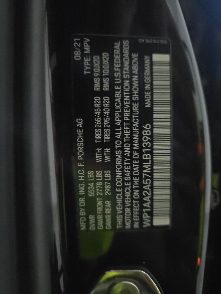 2021 Porsche Macan Base AWD