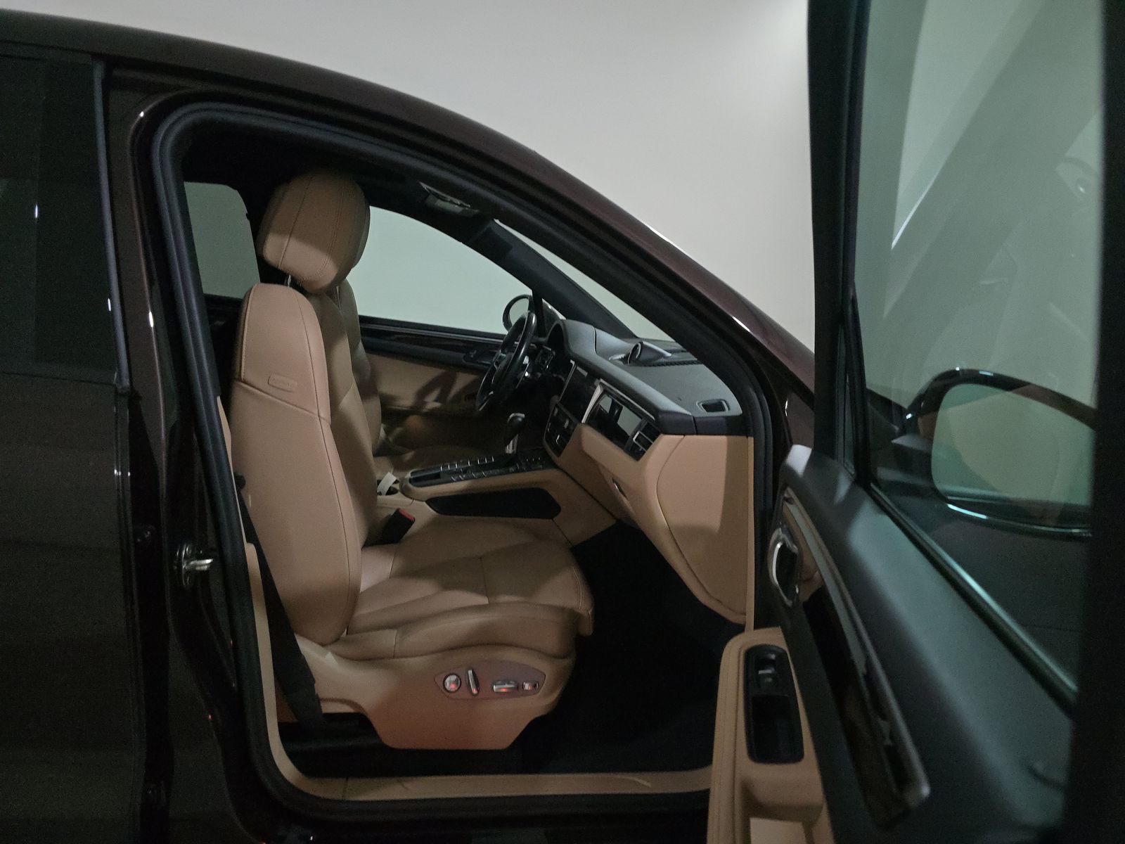 2021 Porsche Macan Base AWD