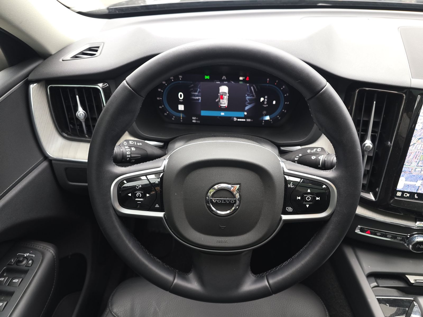 2025 Volvo XC60 B5 Plus AWD