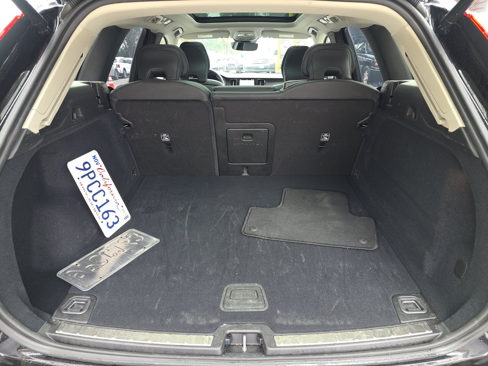 2025 Volvo XC60 B5 Plus AWD