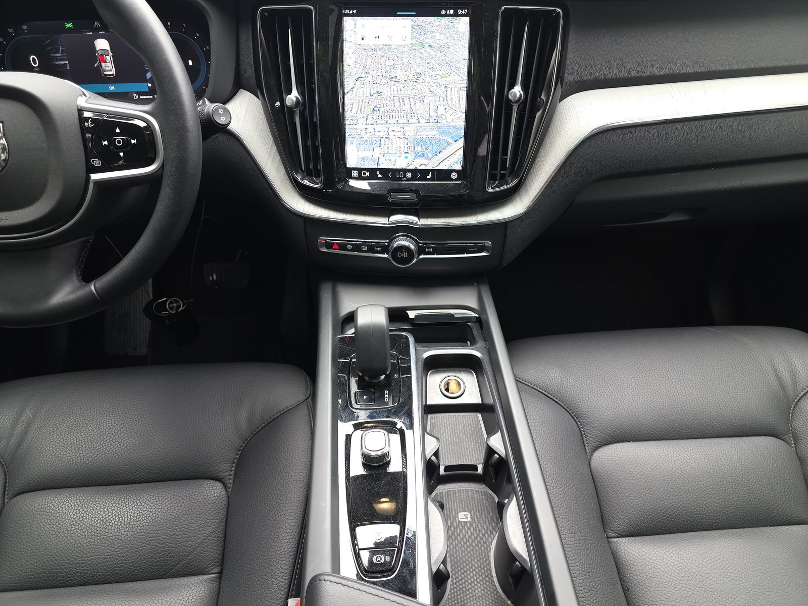 2025 Volvo XC60 B5 Plus AWD