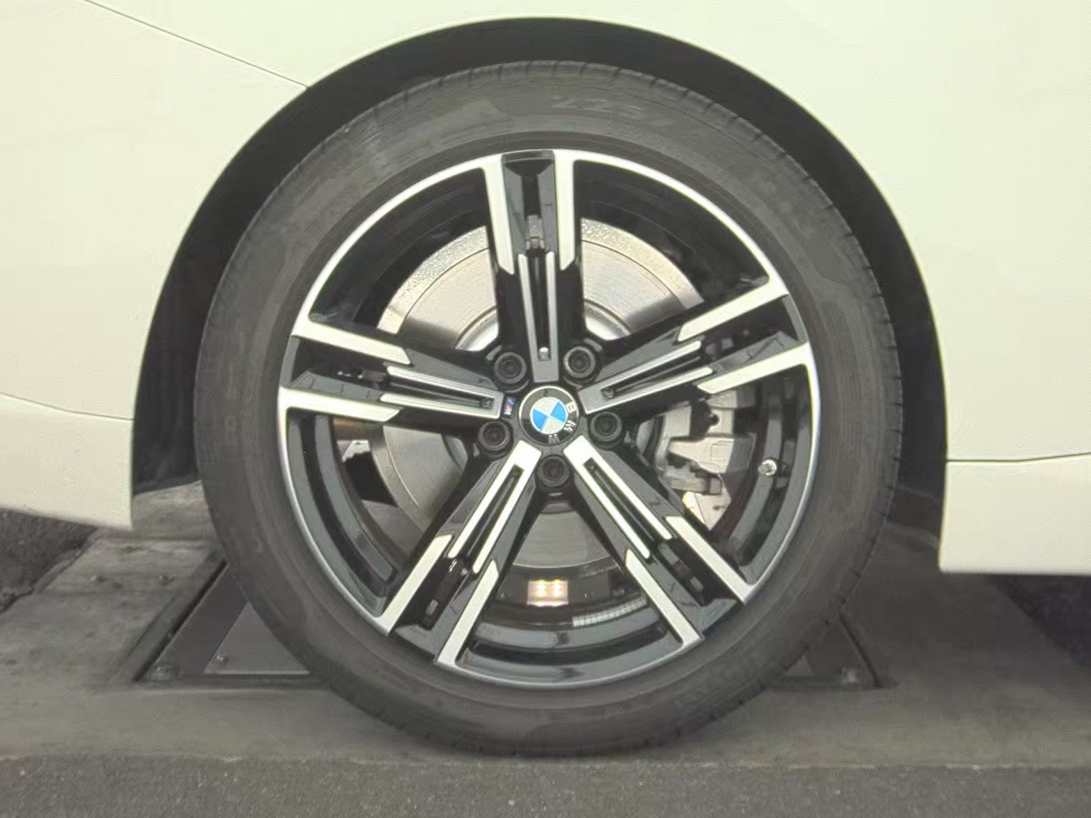 2025 BMW 2 Series 230i xDrive AWD