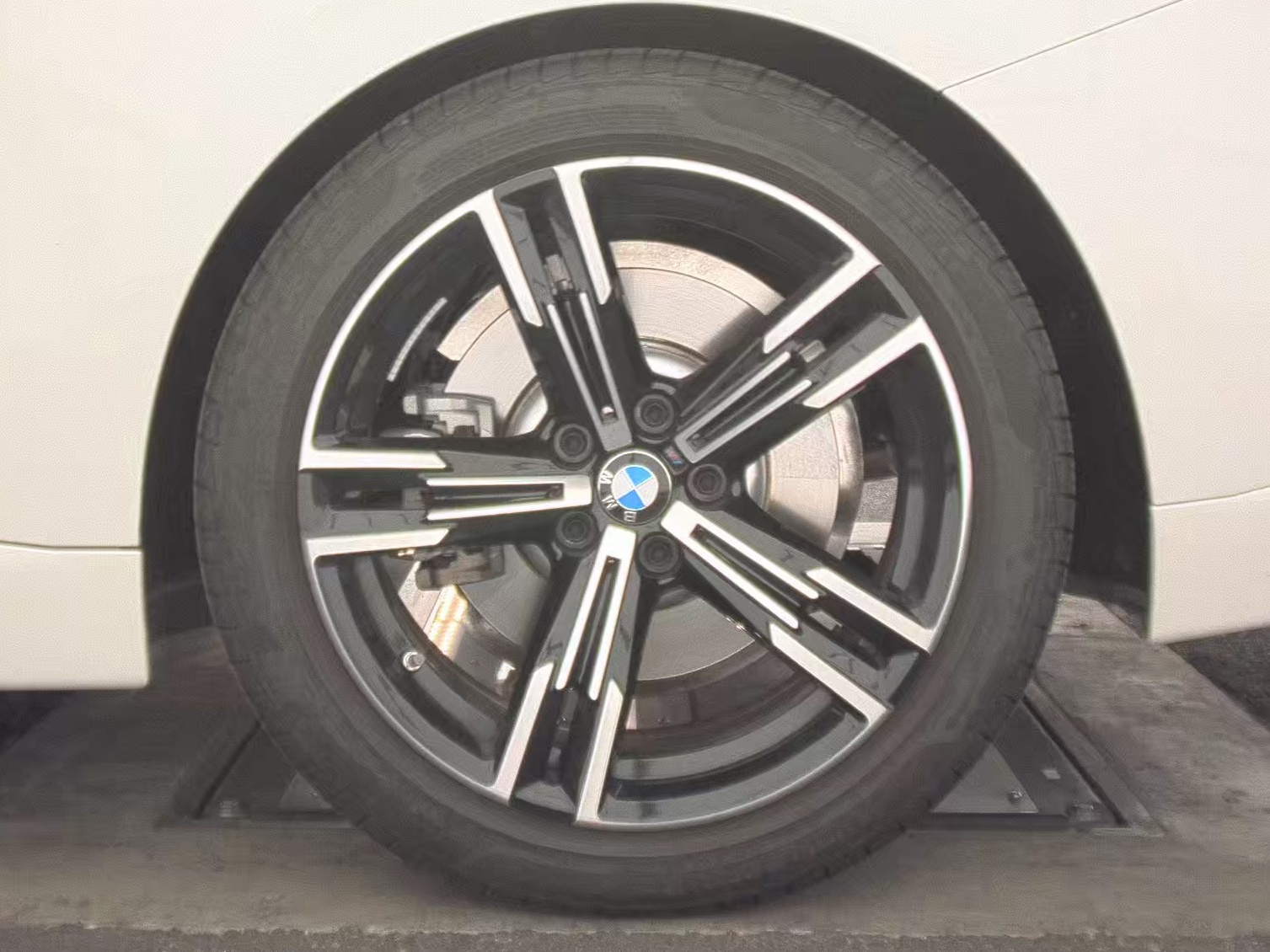 2025 BMW 2 Series 230i xDrive AWD