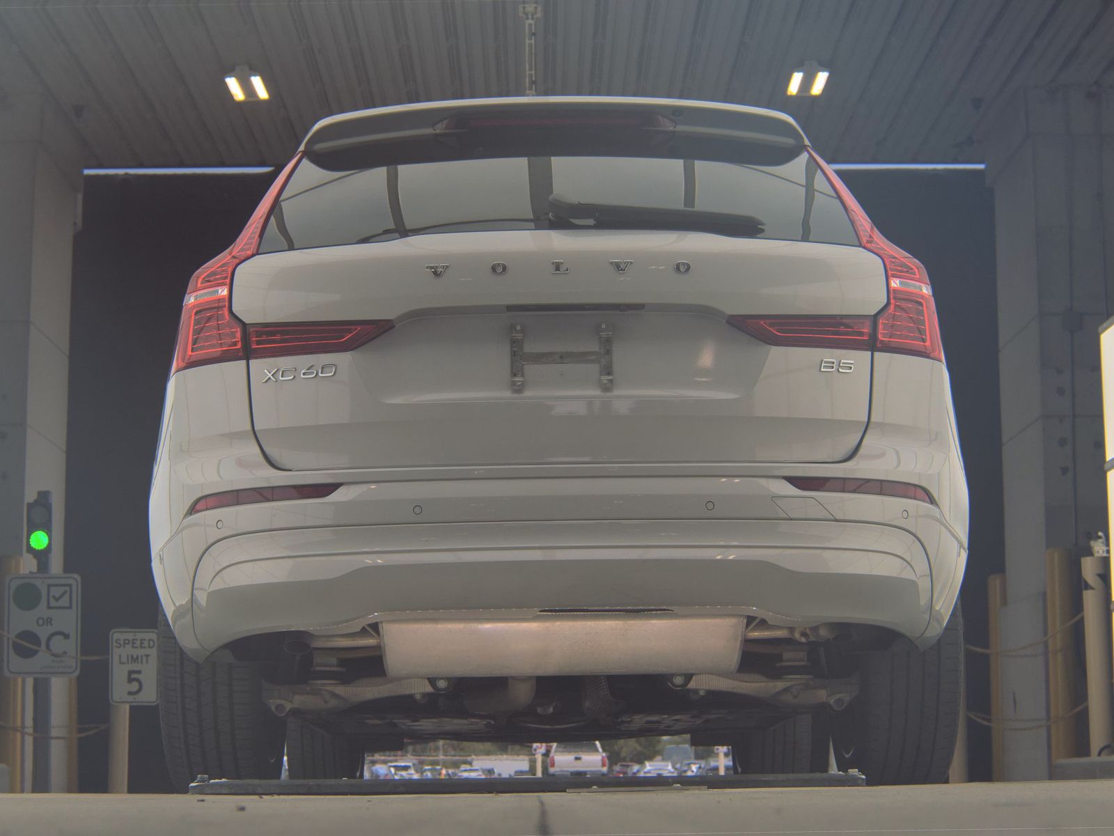 2022 Volvo XC60 B5 Momentum FWD