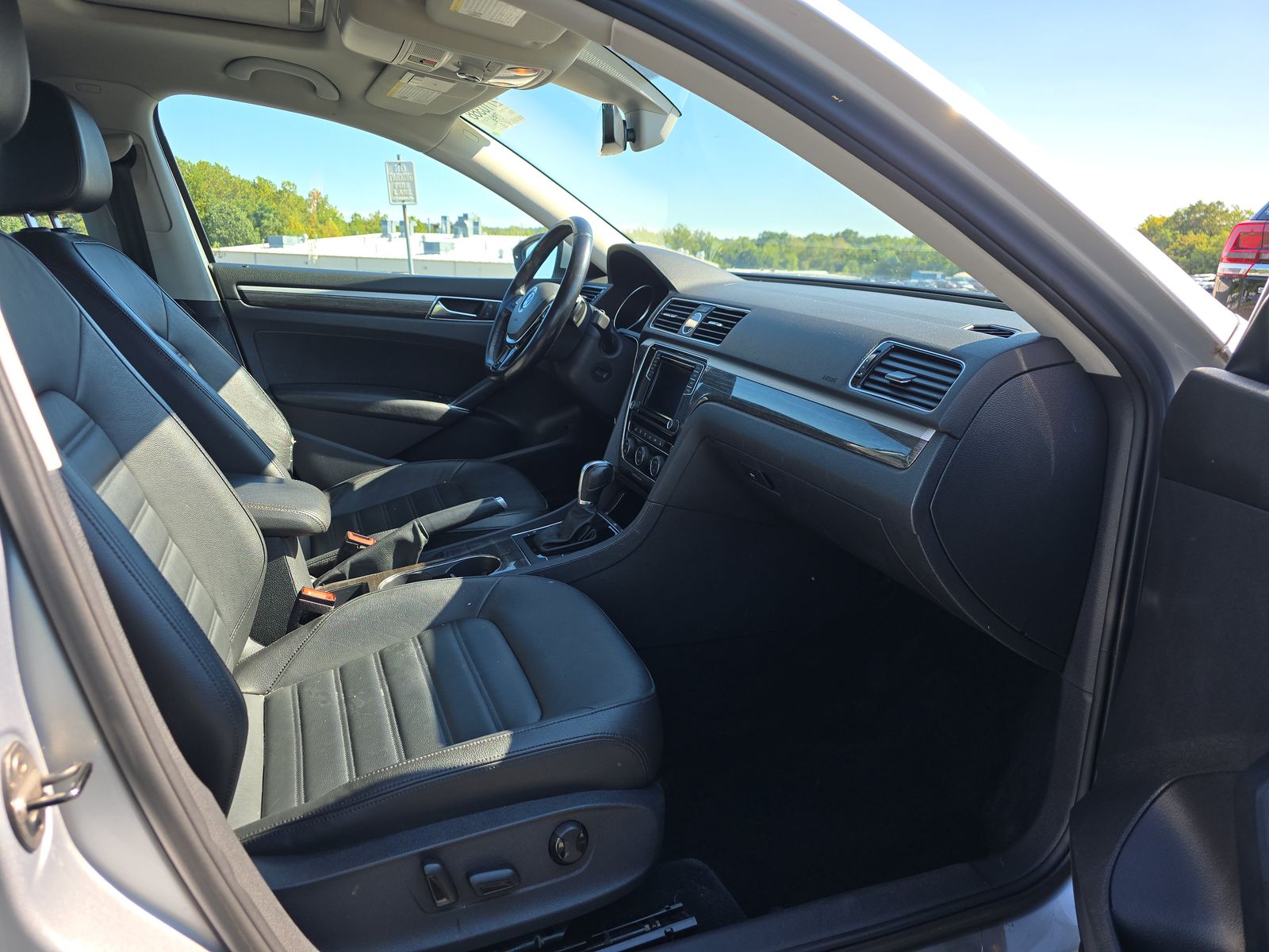 2017 Volkswagen Passat 3.6L SEL Premium FWD