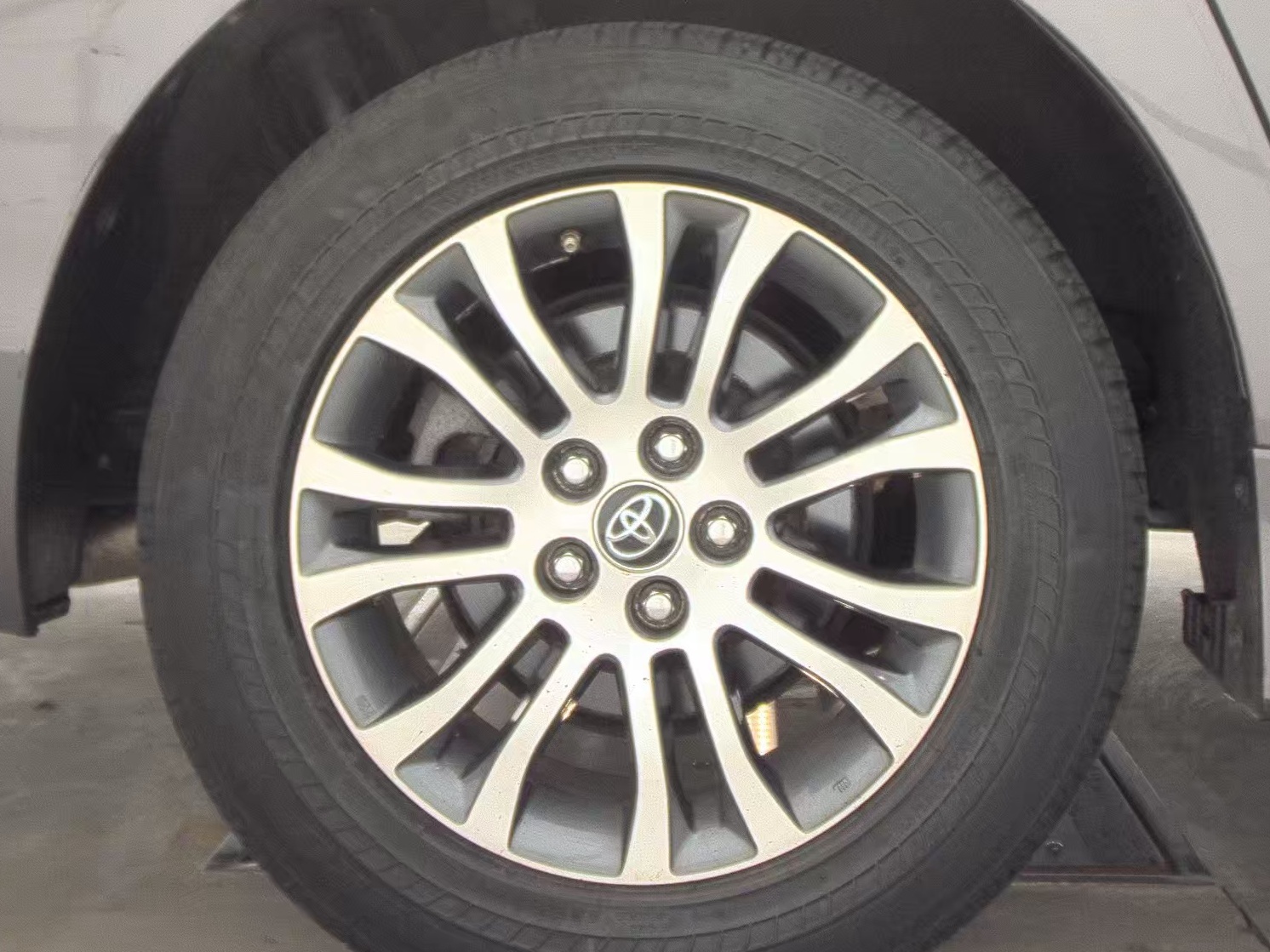 2019 Toyota Sienna XLE FWD