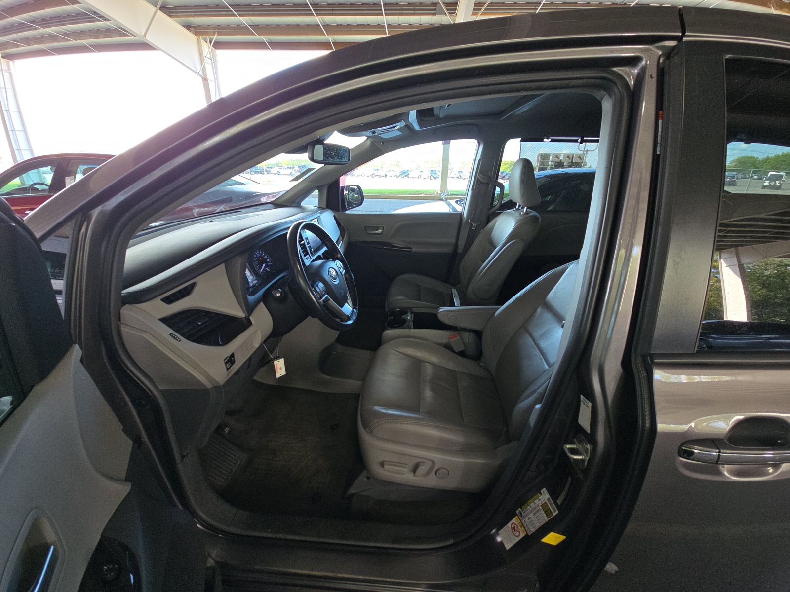 2019 Toyota Sienna XLE FWD