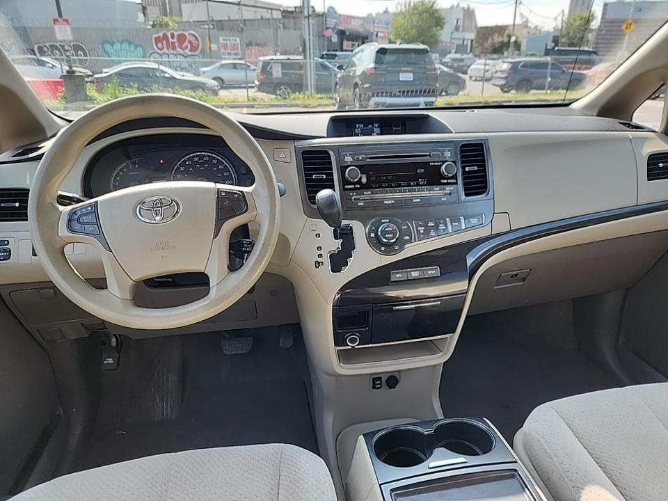 2013 Toyota Sienna LE FWD