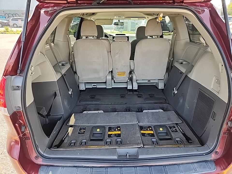 2013 Toyota Sienna LE FWD