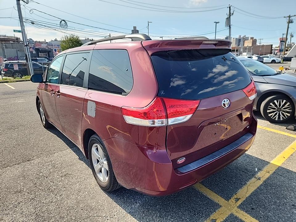 2013 Toyota Sienna LE FWD