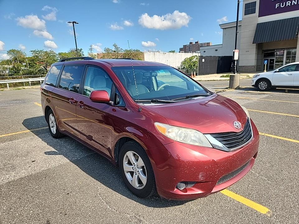 2013 Toyota Sienna LE FWD