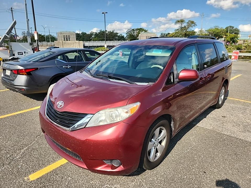 2013 Toyota Sienna LE FWD