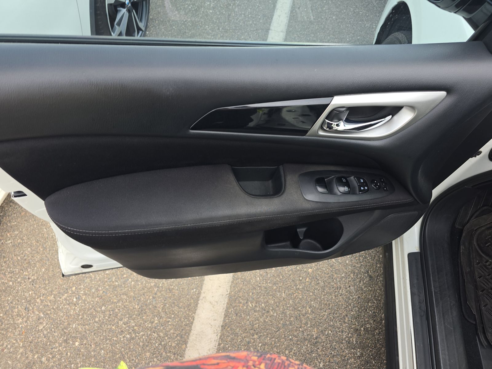 2017 Nissan Pathfinder SV FWD