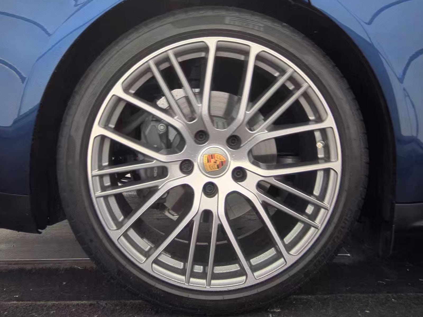 2023 Porsche Panamera 4 Platinum Edition AWD